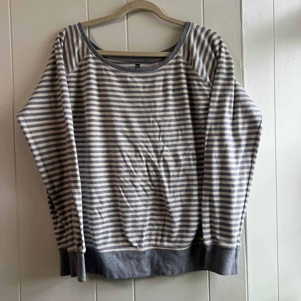 Striped Crewneck Women's Top in Gray and White